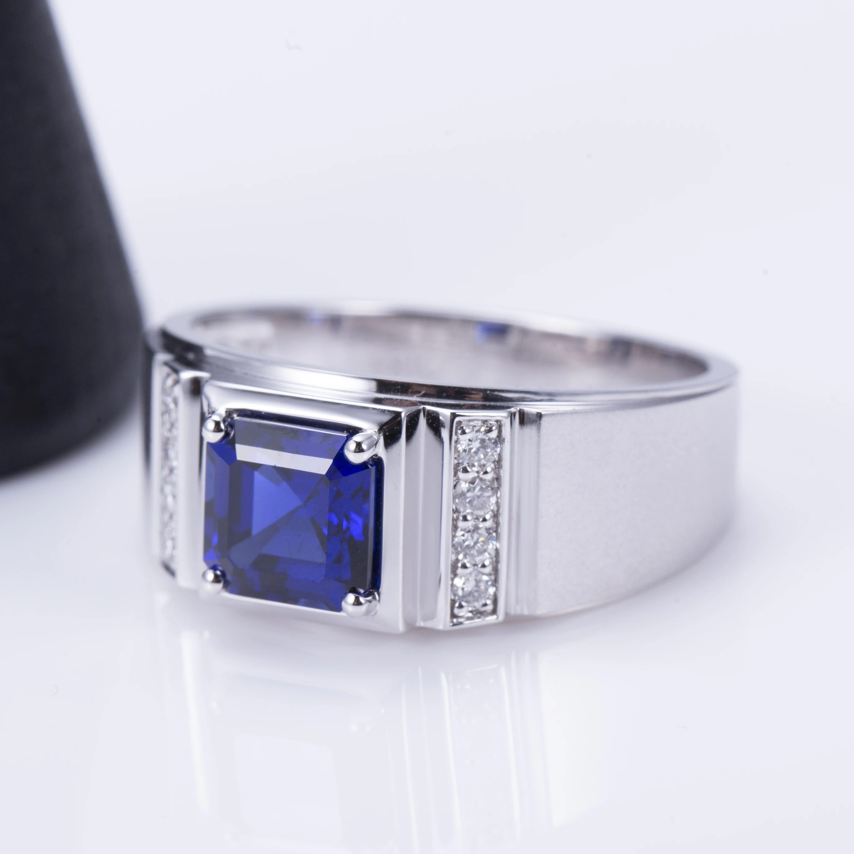 18K White Gold Asscher Lab Sapphire Gemstone