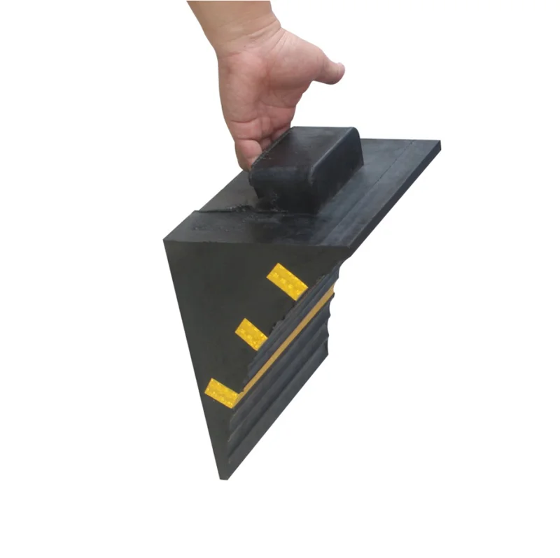 HIGH QUALITY Rubber Wheel Chock Wedge Parking Wheel Blocks for Trucks Motorhome Travel Trailers manufacture