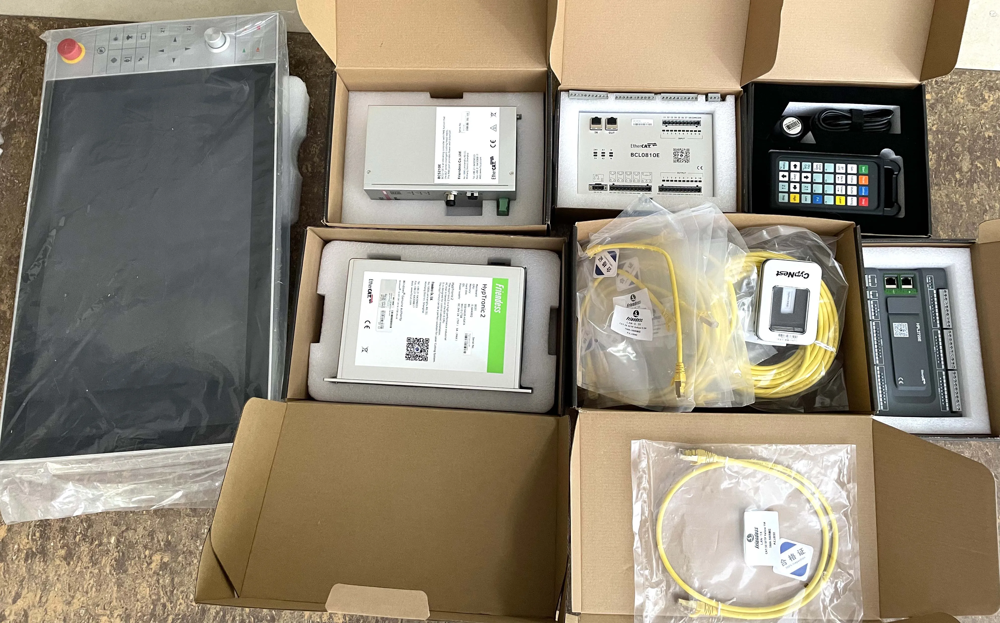 高出力FSCUT8000レーザー切断コントローラ超高出力レーザー装置