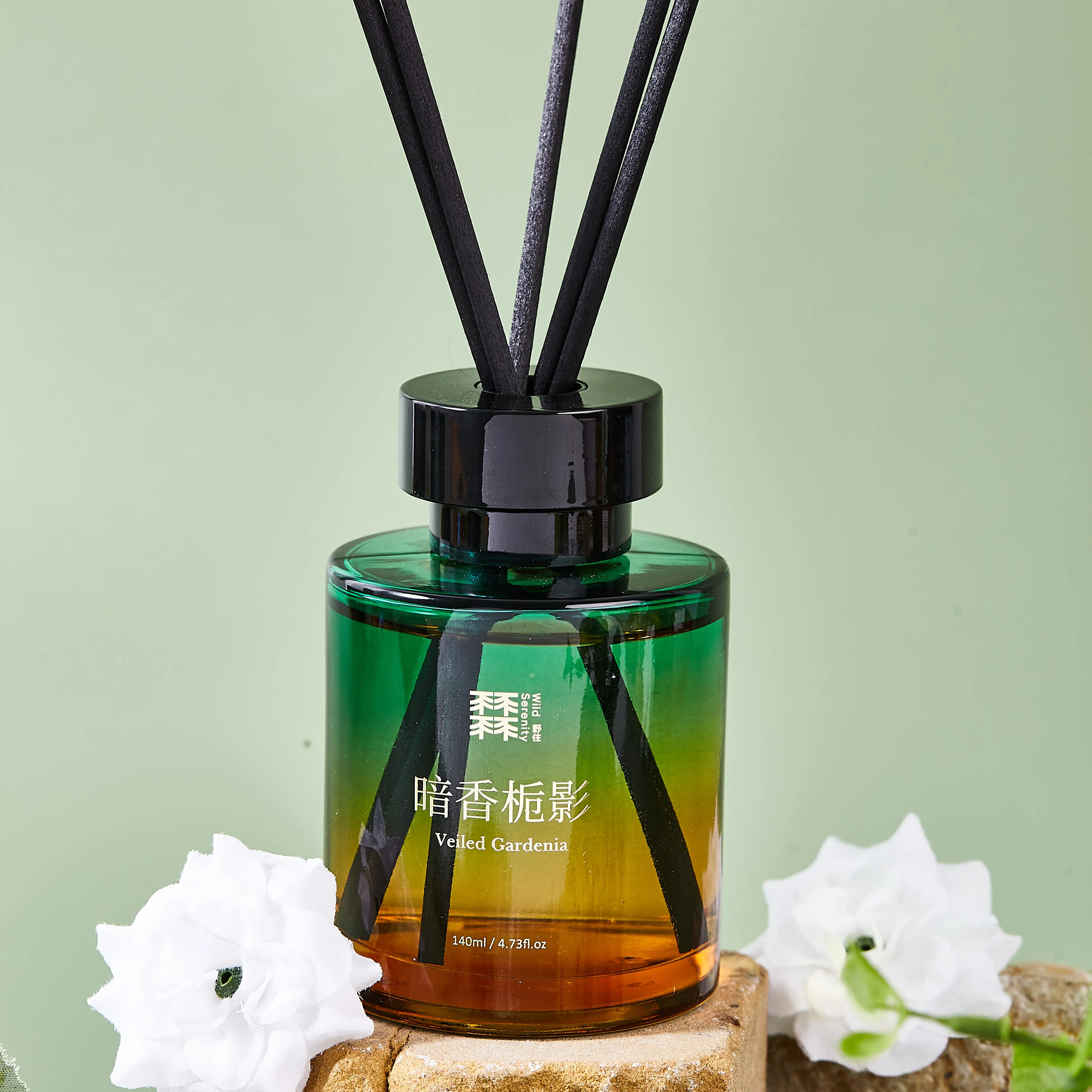 Luxurious Natural Scented Reed Diffuser Glass Bottle High Scented Rattan Reed Diffuser Set for Home Decoration
