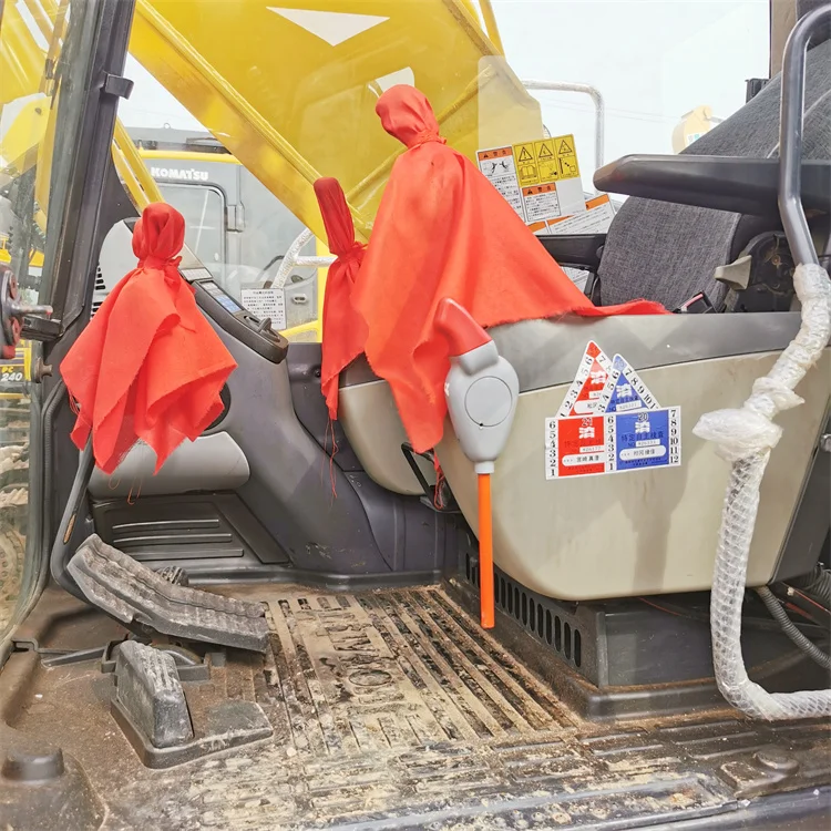 Original Japan Komatsu PC220 Excavator 22 Ton Crawler with 23 KG Operating Weight and 1 Bucket Capacity