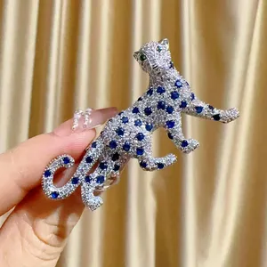 Luxury Leopard Print Brooch, Vintage Zircon Animal Brooch, Made of Copper, Jewelry Corsage, Suit Accessory