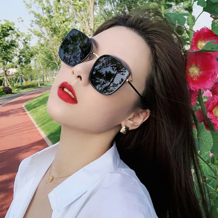 Source 2023 New Large Frame Off white Sunglasses for Women on m