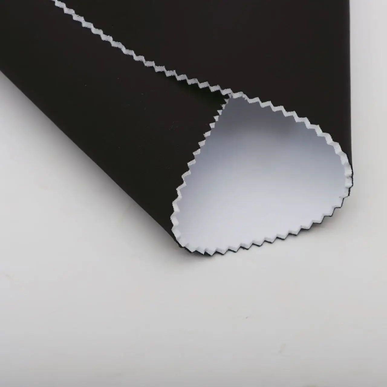 Κατασκευασμένο κατά παραγγελία ύφασμα πολυαιθυλενίου υψηλής ποιότητας, διπλής όψης, εποξειδωμένο, πλεκτό ύφασμα για φορτίο από φούσκα / ιατρική φούσκα / ύφασμα γόνατος