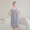 Water ripple pattern (neutral gray)