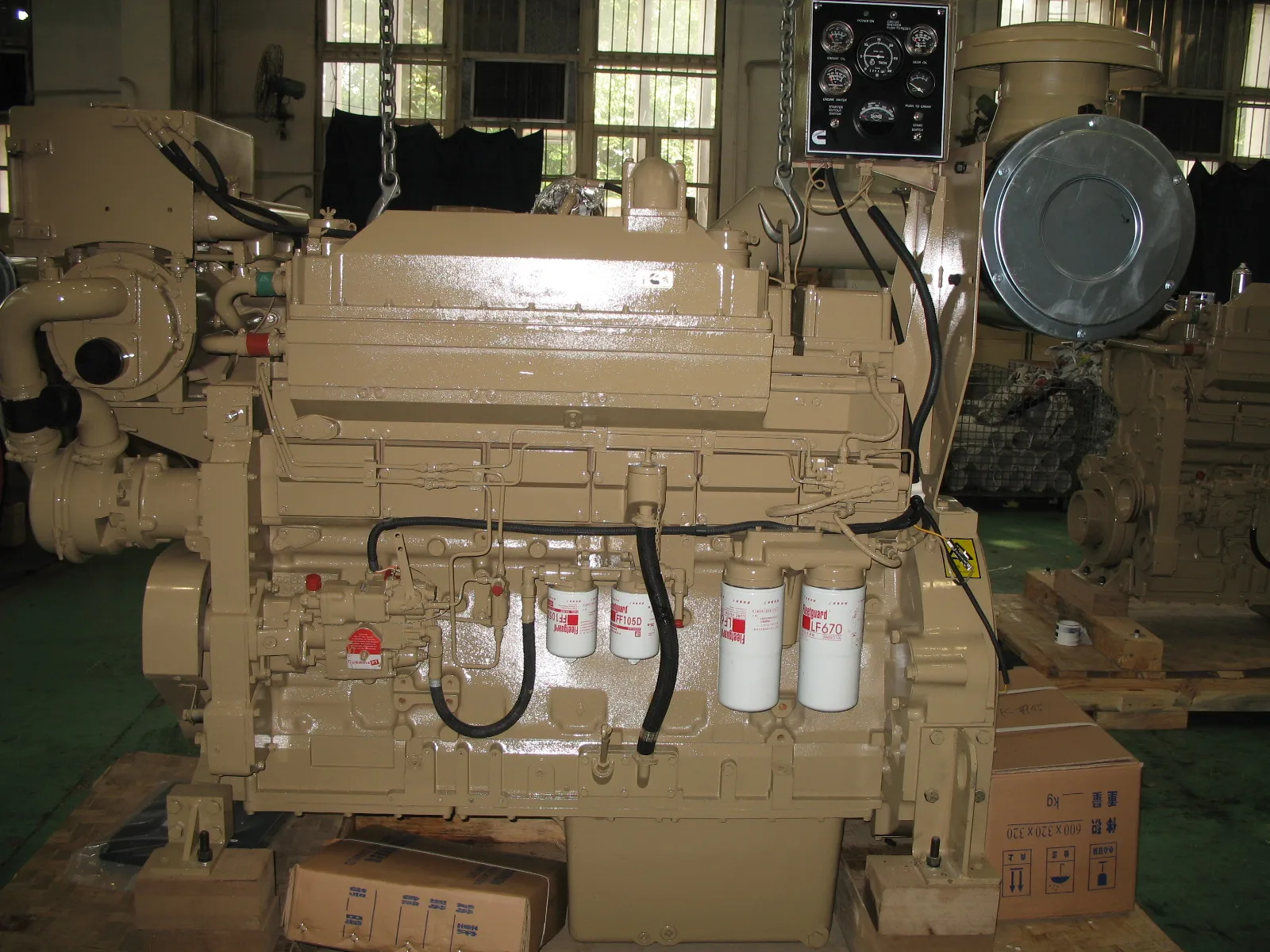 Cummins KTA19-M425 Marine Diesel Engine - 425hp Outboard Motor