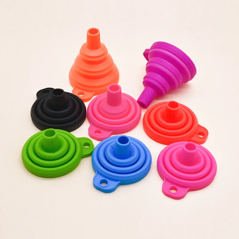 Universal Car Engine Funnel Portable Auto Silicone Liquid Funnel for Oil Petrol Washer Fluid Change Foldable Vehicle Tool