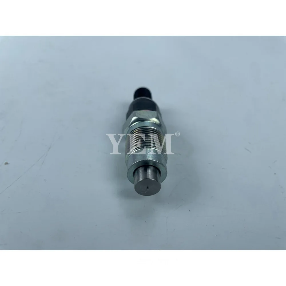 For Kubota D1803 Injector 16082-53903 Excavator Engine Diesel Engine Spare Parts 3