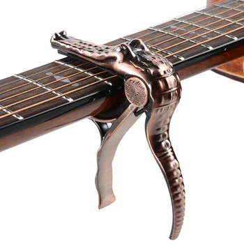 Alice A007G chitarra acustica Folk a forma di testa di coccodrillo cambio rapido accordatura accordatura Capo nuovissimo bronzo capotraste Alice A007G chitarra acustica Folk a forma di testa di coccodrillo cambio rapido accordatura accordatura Capo nuovissimo bronzo capotraste