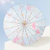 Sueño de mariposa de pétalos de rosa