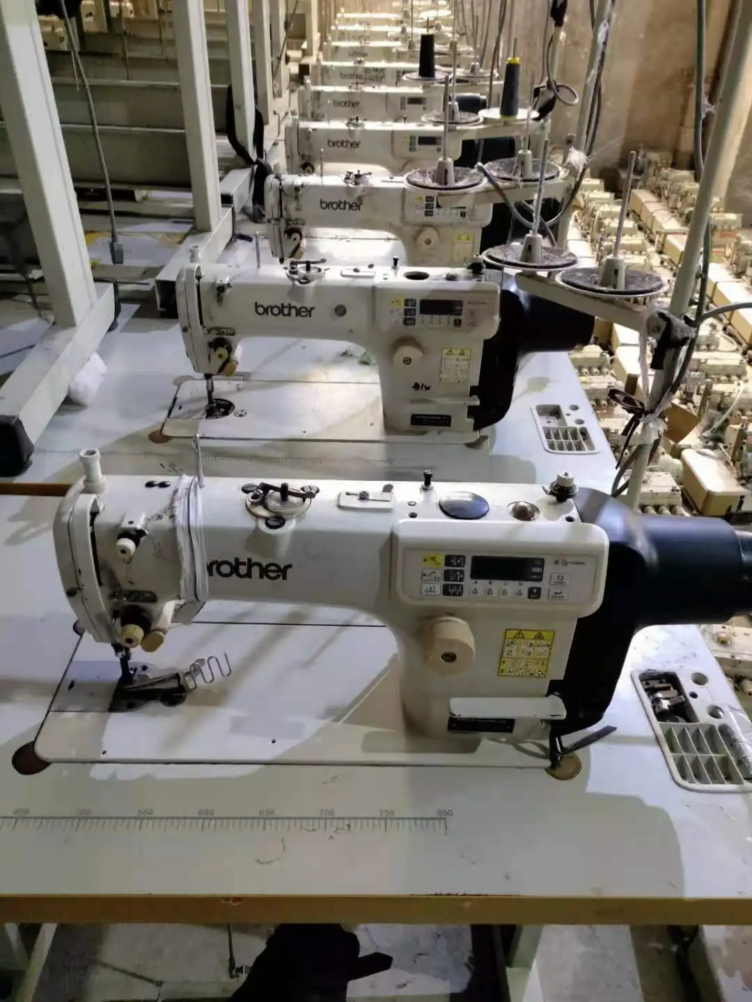 ブラザー 引取限定brother S-7000DD-403 Lockstitch S7000DD 0 【引取限定】brother ブラザー S-7000DD-403 台付き 業務用ミシン ジャンク 直 K9438677