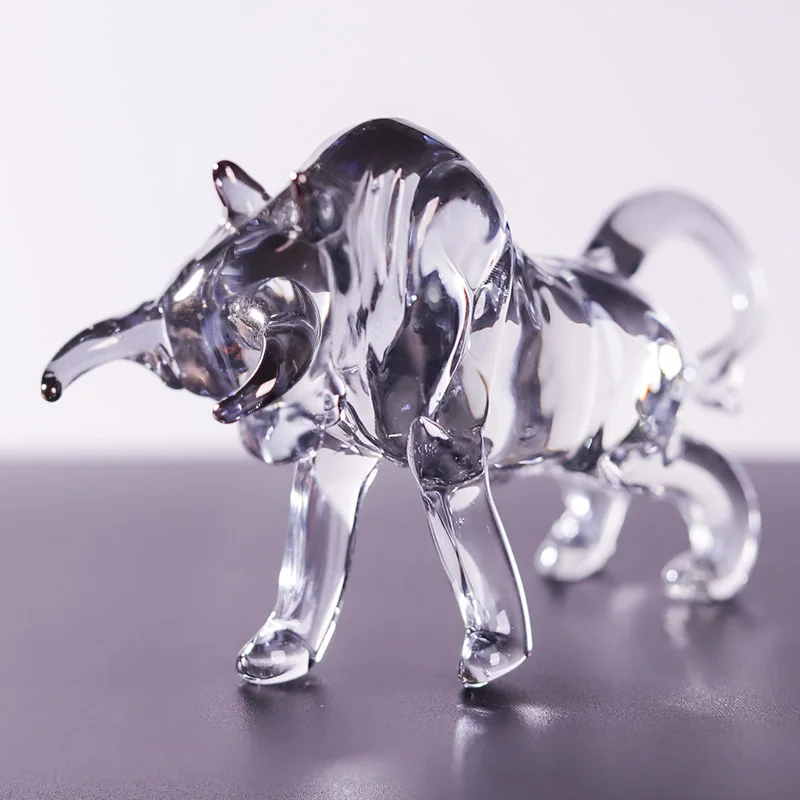 Nouveau design, modèle réaliste et compact de taureau en verre cristal, ornement de bureau artistique