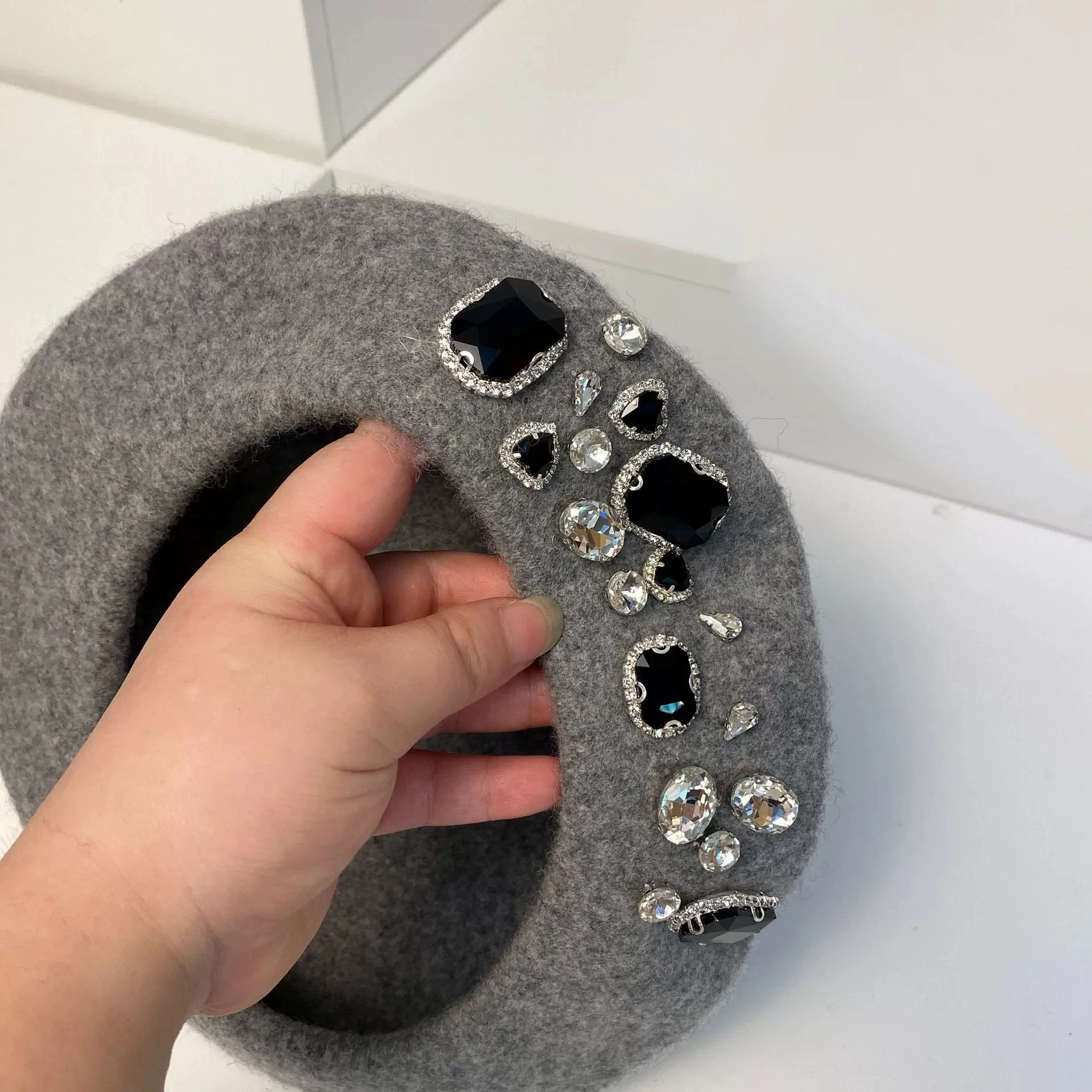 Spring and Autumn Fashion Versatile Female Rhinestone Light Luxury Wool Beret Solid Color Painter Hat