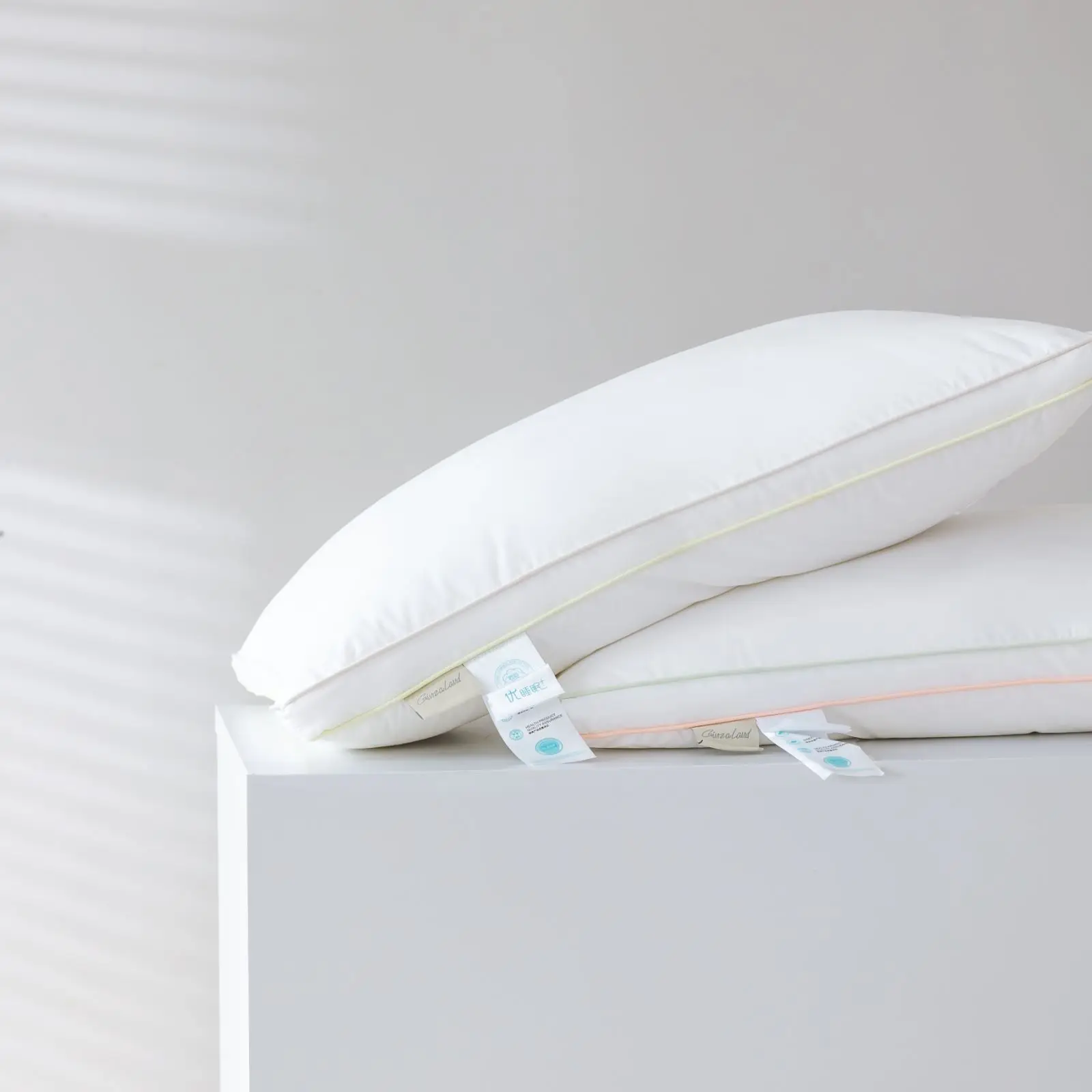 Wholesale Firm Luxury Hotel White Cotton Pillows Alternative Filling