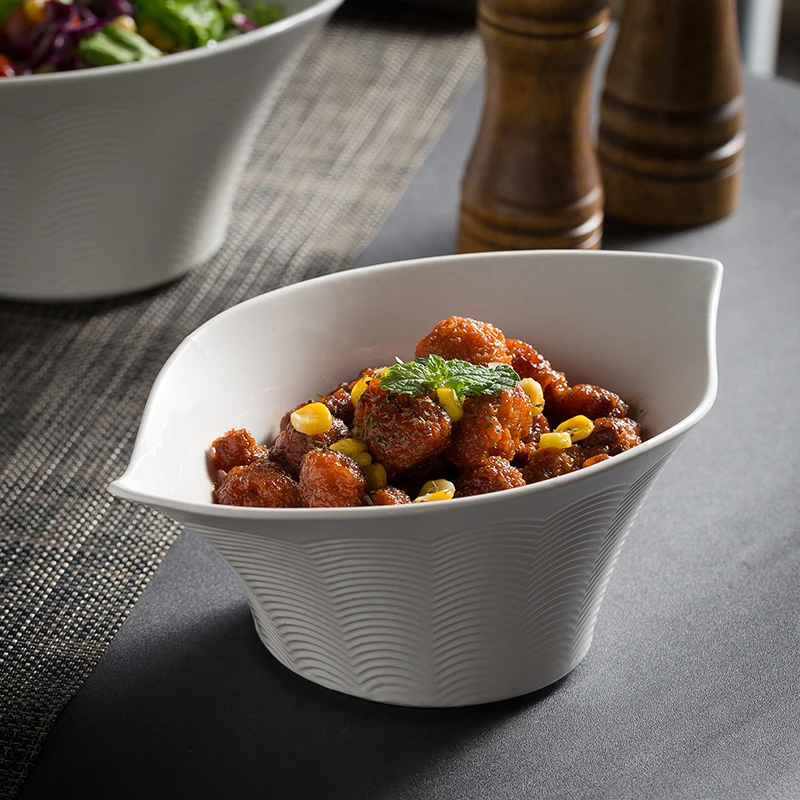 Wholesale Nordic Ceramic Soup Bowls Disposable White Ramen Noodle Fruit Salad Mixing Bowls Microwave Safe Hotel Parties