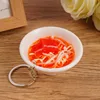 ซุปบะหมี่เนื้อในชามสีขาว