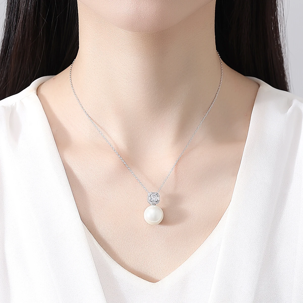 Luoteemi Luxury Pearl & Zirconia Necklace