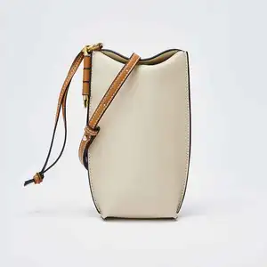 Vegan Leather Crossbody Shoulder Bag Fashion Shoulder Bag Vintage Fashion Cow Leather Phone case Bag
