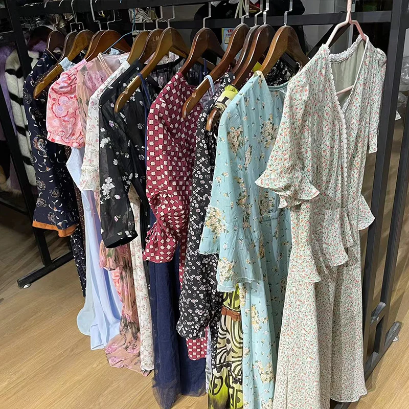 Usine en Chine Ballots 45 Kg de vêtements de seconde main