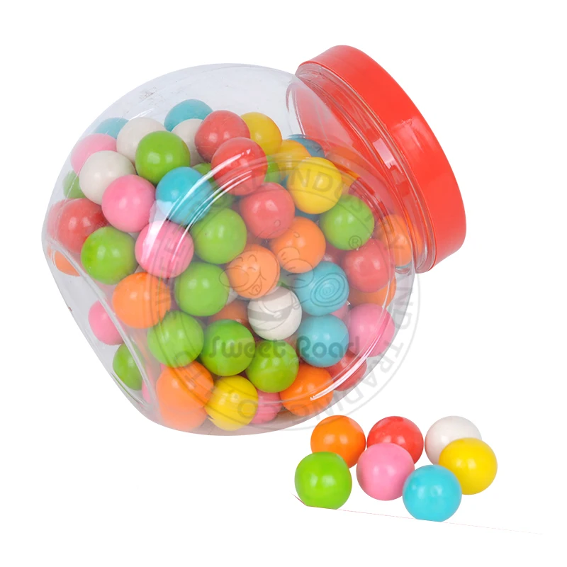 Жвачка в форме шара с фруктовым вкусом в бутылке