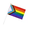 Bandera de mano pequeña mini de arcoíris Progress Pride