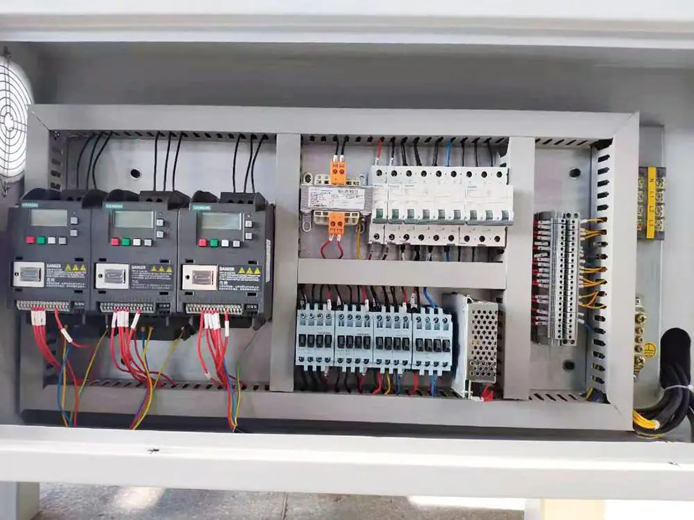 Машина для нанесения покрытий УФ-лаком МДФ