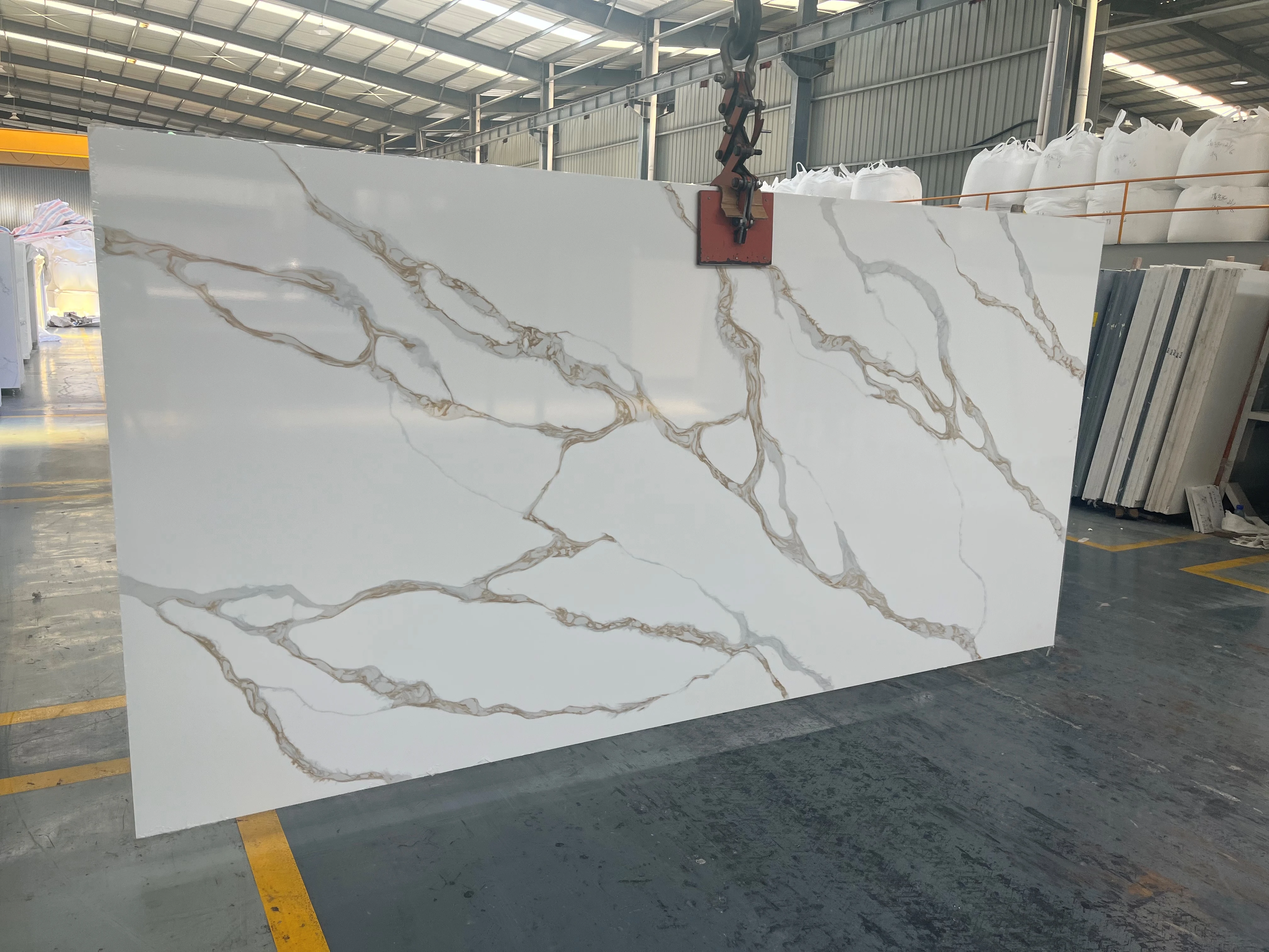 Factory Delivery Calacatta Gold Quartz Stone Slab Calacatta Gold Kitchen Countertop