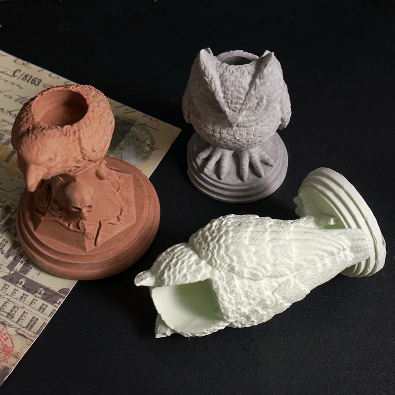 Halloween Gothic Owl Candlestick Mold Retro Crow Desktop Decoration Gypsum Silicone Mold Cake Tools for Halloween Decorations manufacture