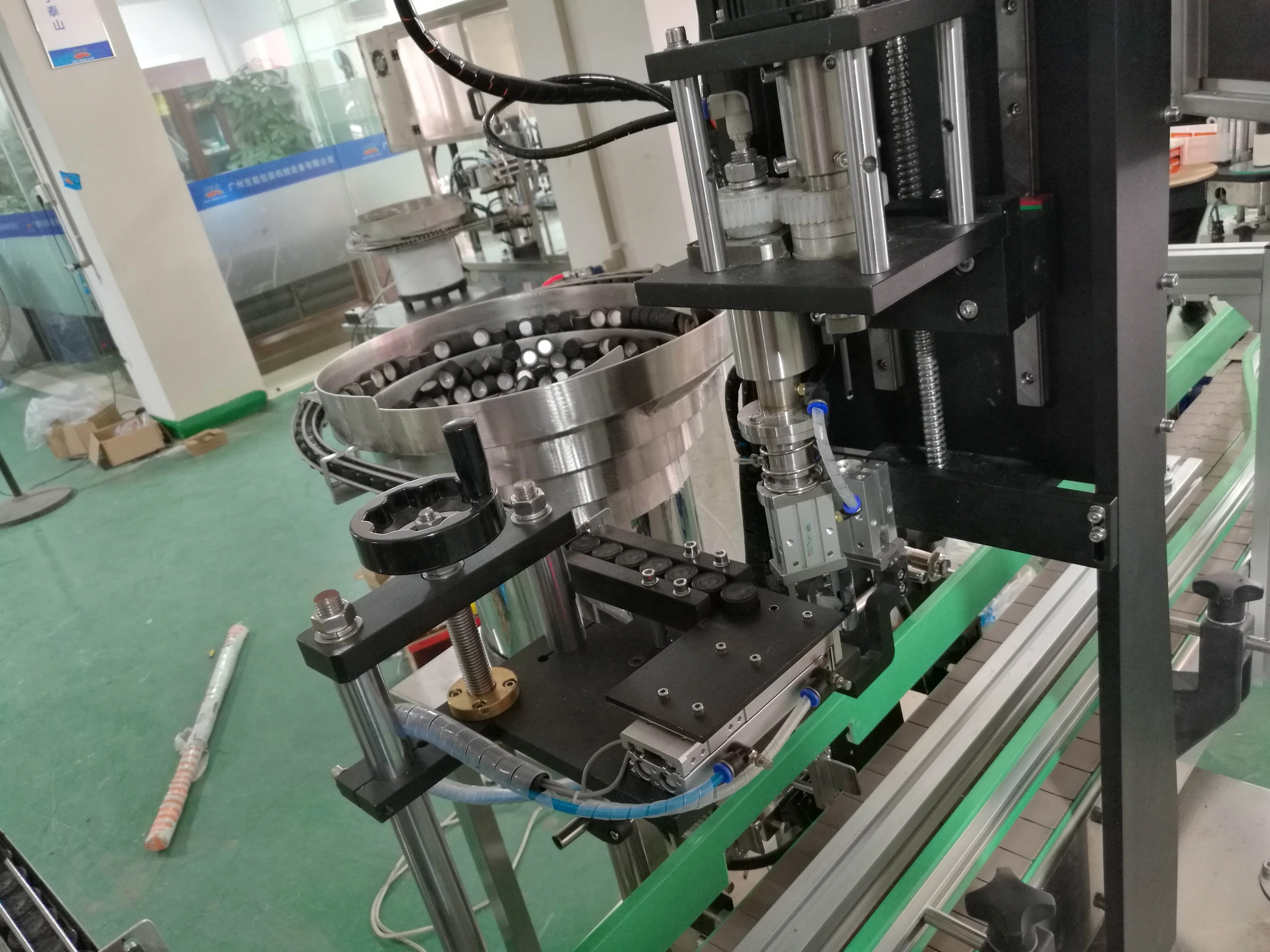 Automatic High Speed Servo Motor Capping Machine