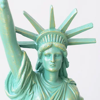 ニューヨーク市の自由の女神像の彫刻リバティアイランド