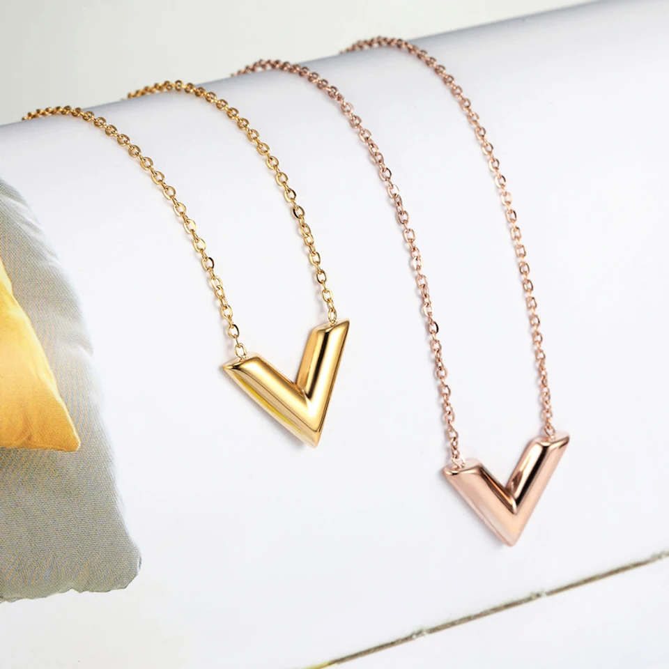 Fashion Brand V Letter Pendant Necklace Earring Bracelet For Woman