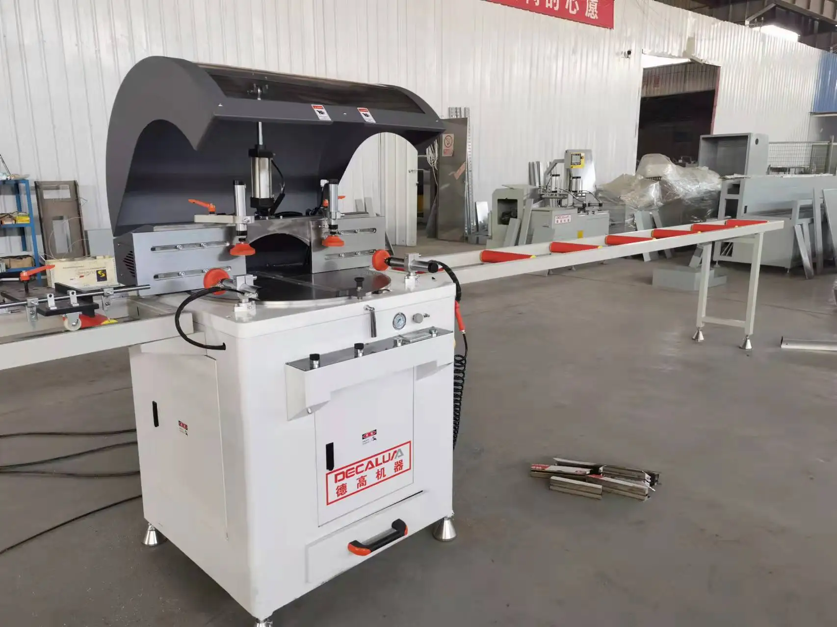 Single Head Arbitrary Angle Cutting Saw Aluminum Window Fabrication Machine