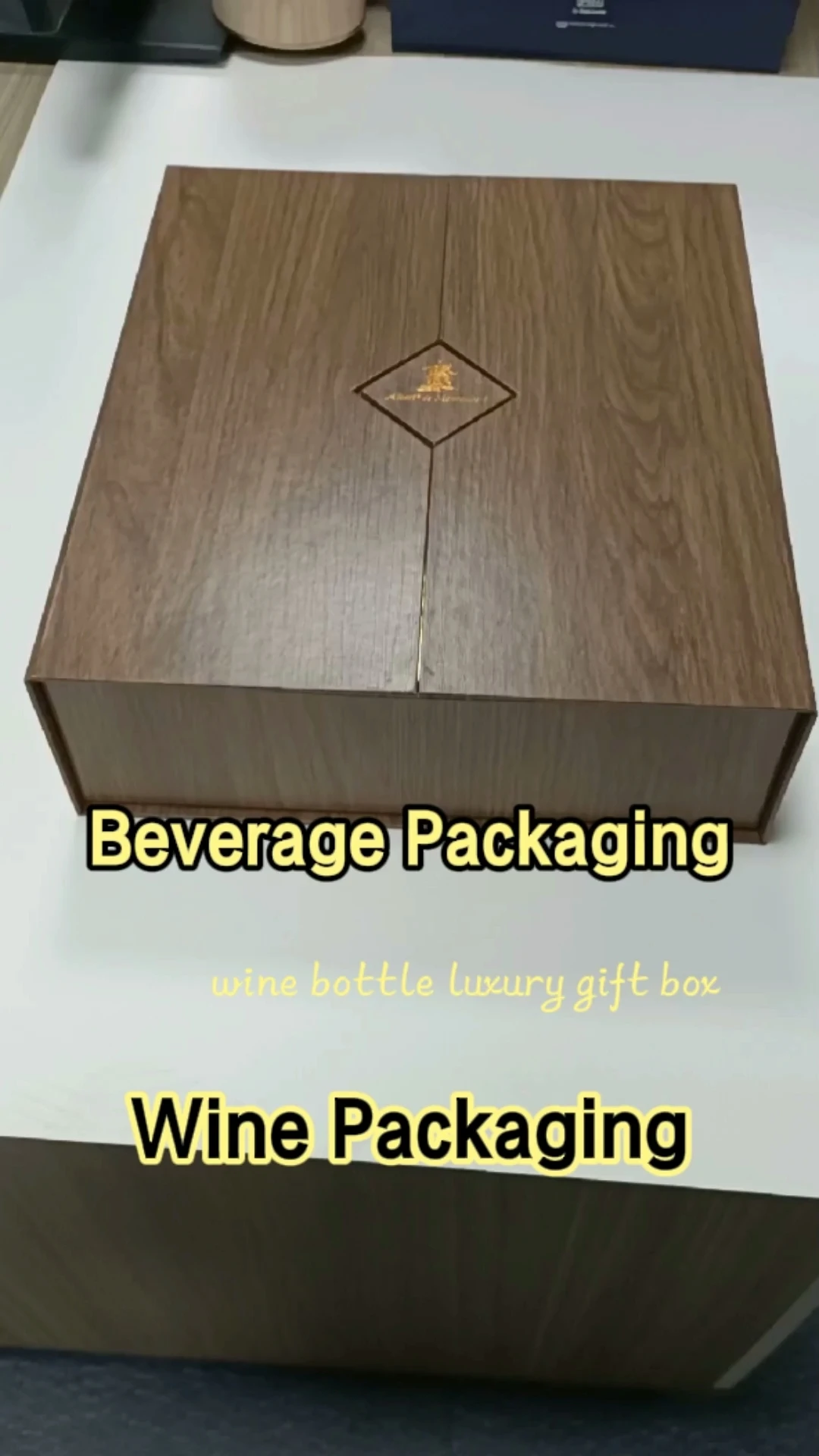 Unique Whiskey Gift Box Set Custom Magnetic Closure Sparkling Wine Glasses Box for Sale