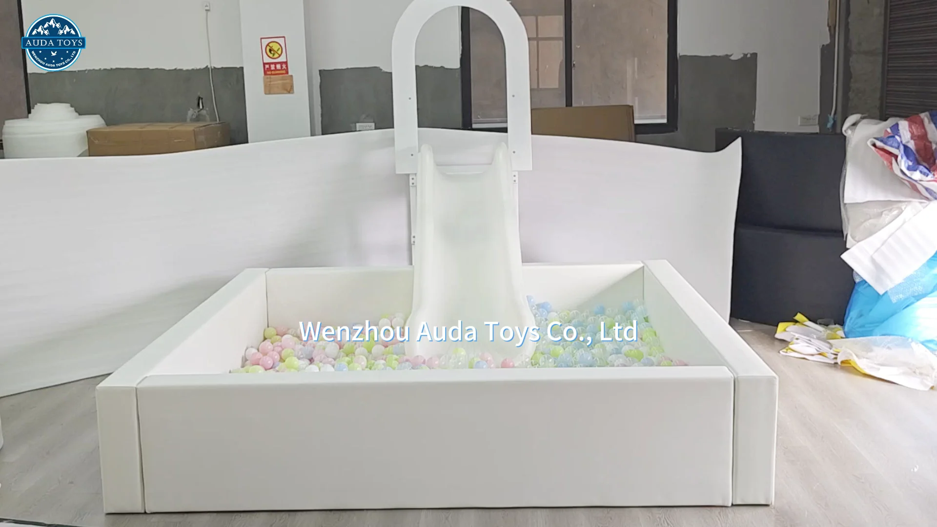 Customized Size And Color Indoor Soft Play White Slide Ball Pit For