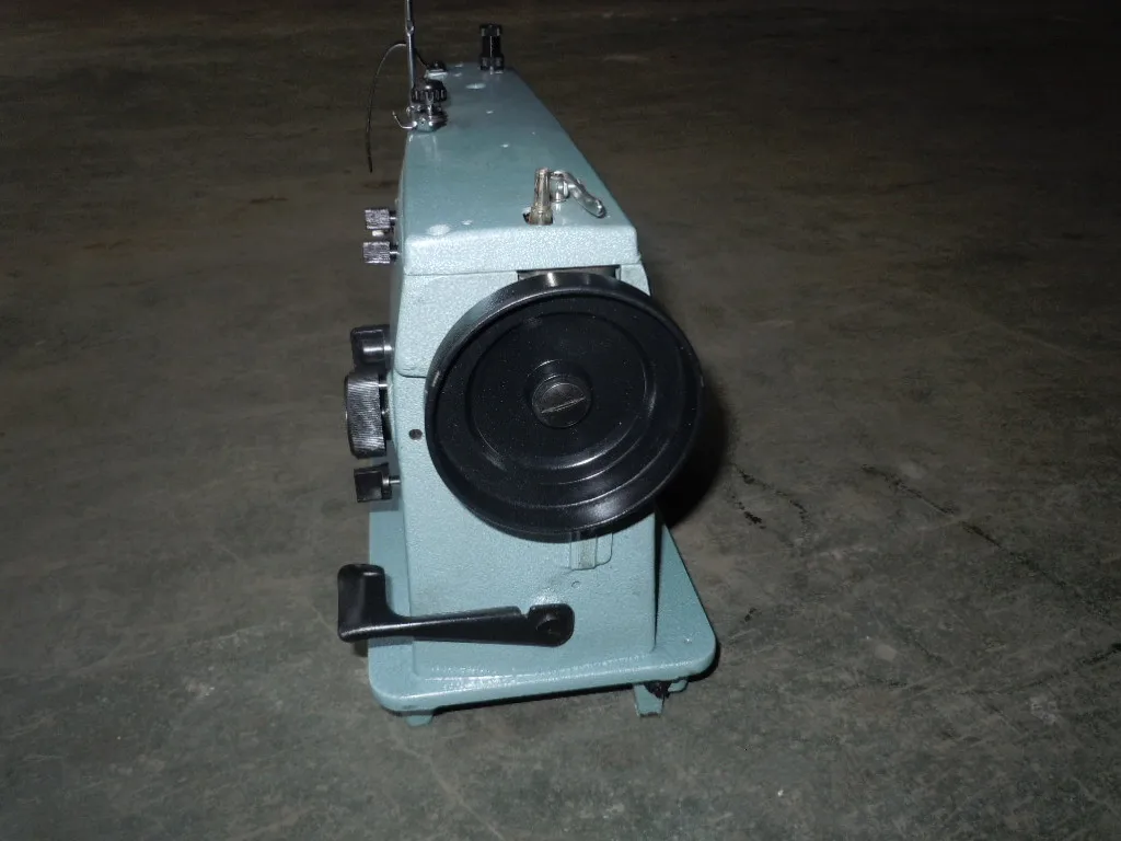 Model 20U33 High Speed Zigzag Embroidery Sewing Machine