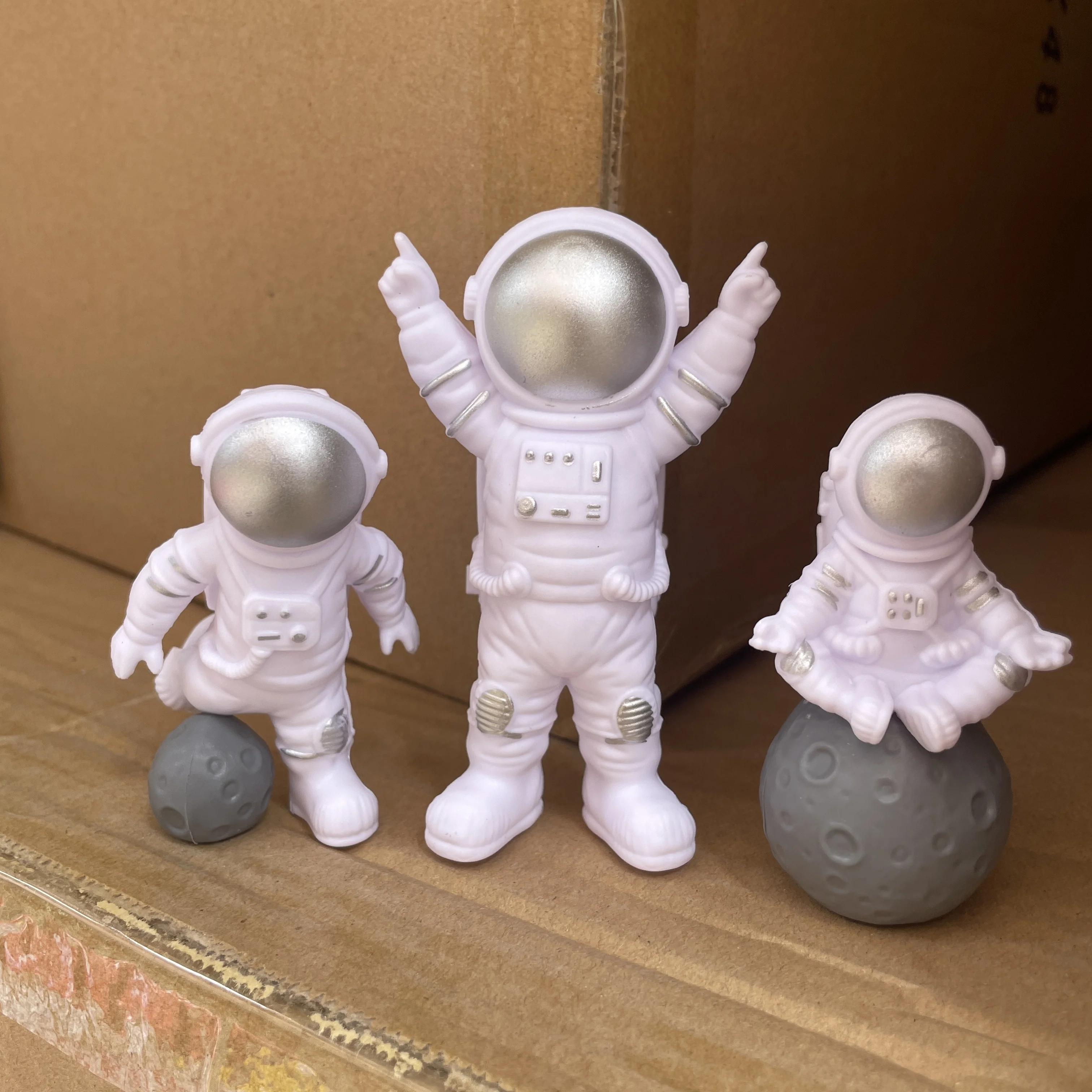 Wholesale PVC Astronaut Statue Cake Decoration Children Birthday Cake  Topper Outer Space Party Supplies