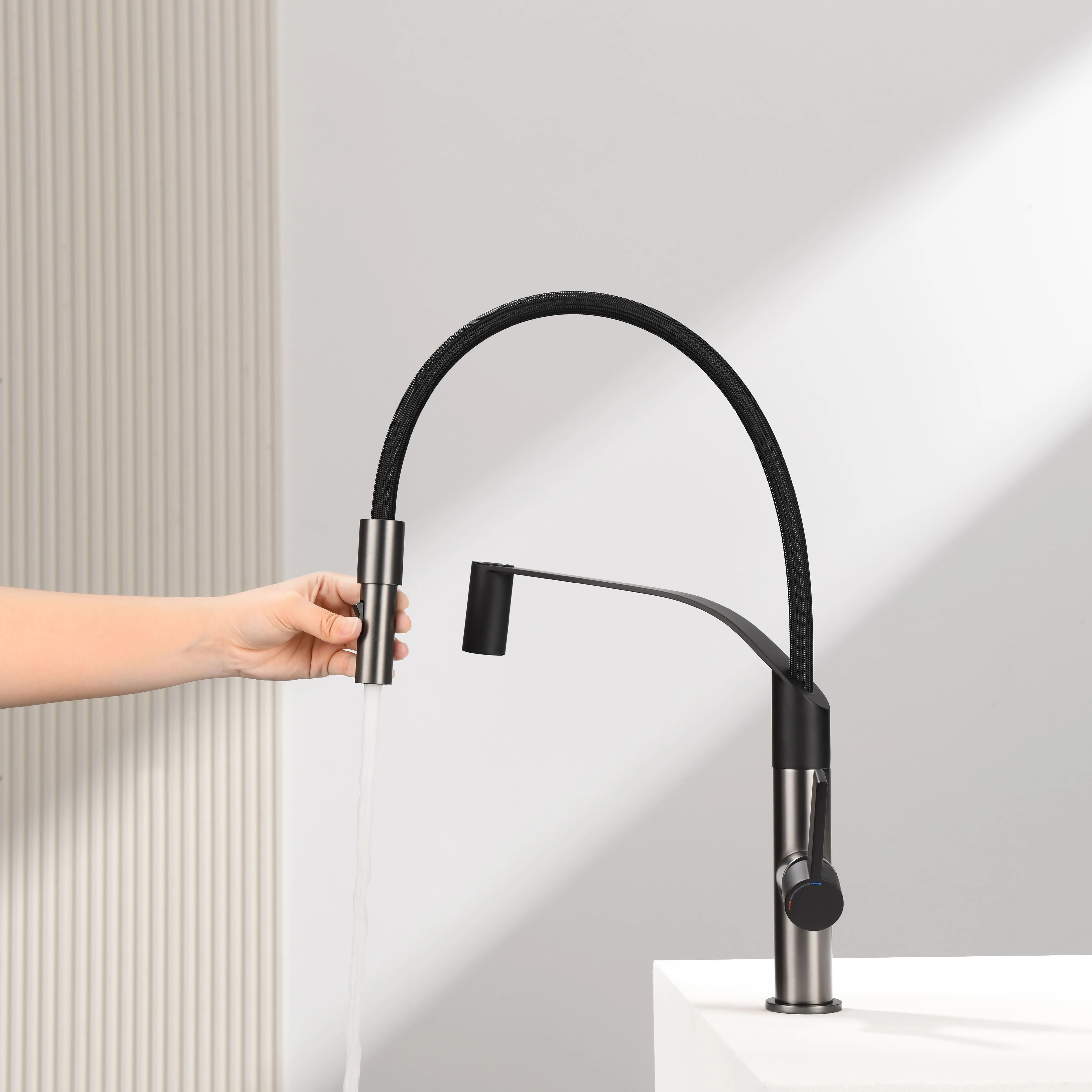 Samples Single-Handle Kitchen Faucet Multifunctional Household Tap Kitchen Faucet for Hot Cold Water Vegetable