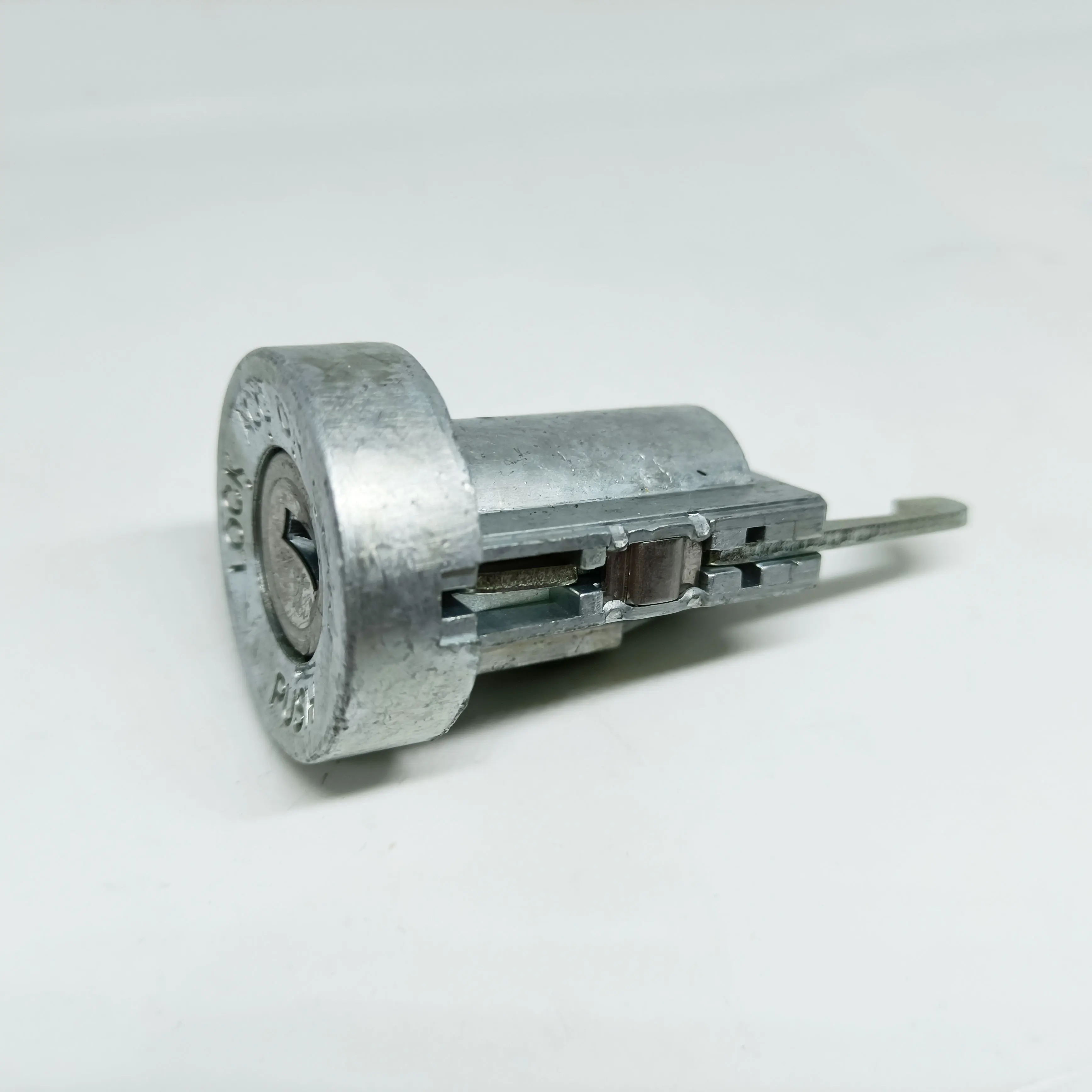 New Ignition Lock Cylinders MR-337546 MR296628 MB888092 MB846653  