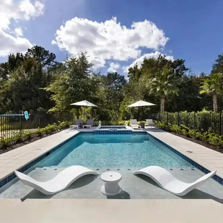Ledge Tanning Beach Chairs - Modern Outdoor Patio Furniture