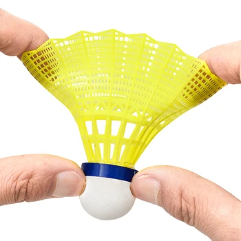 WHiZZ Volani In Nylon Per Badminton - 12 Pezzi Gialli - Resistenti E Durevoli Per Principianti E Divertimento - 5