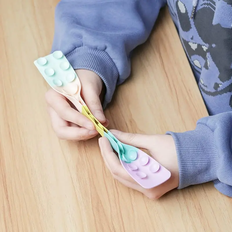 Взрослые дети игрушка для снятия стресса, резиновые игрушки Fidget наклейки ремешок силиконовые присоски полосы игрушечный кубик для присоски с ремешком
