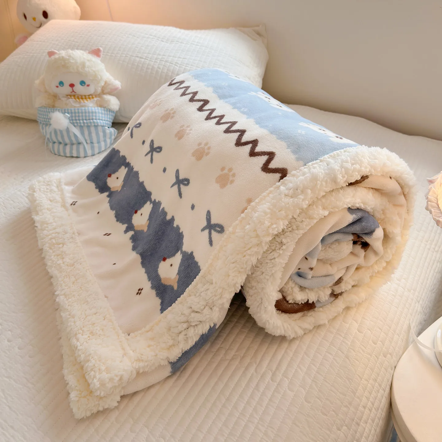 Луксузно пуфило плетено једрељиво меко ћебе са шаблоном слатког ликова и топлим шерпом са ротационим штампањем