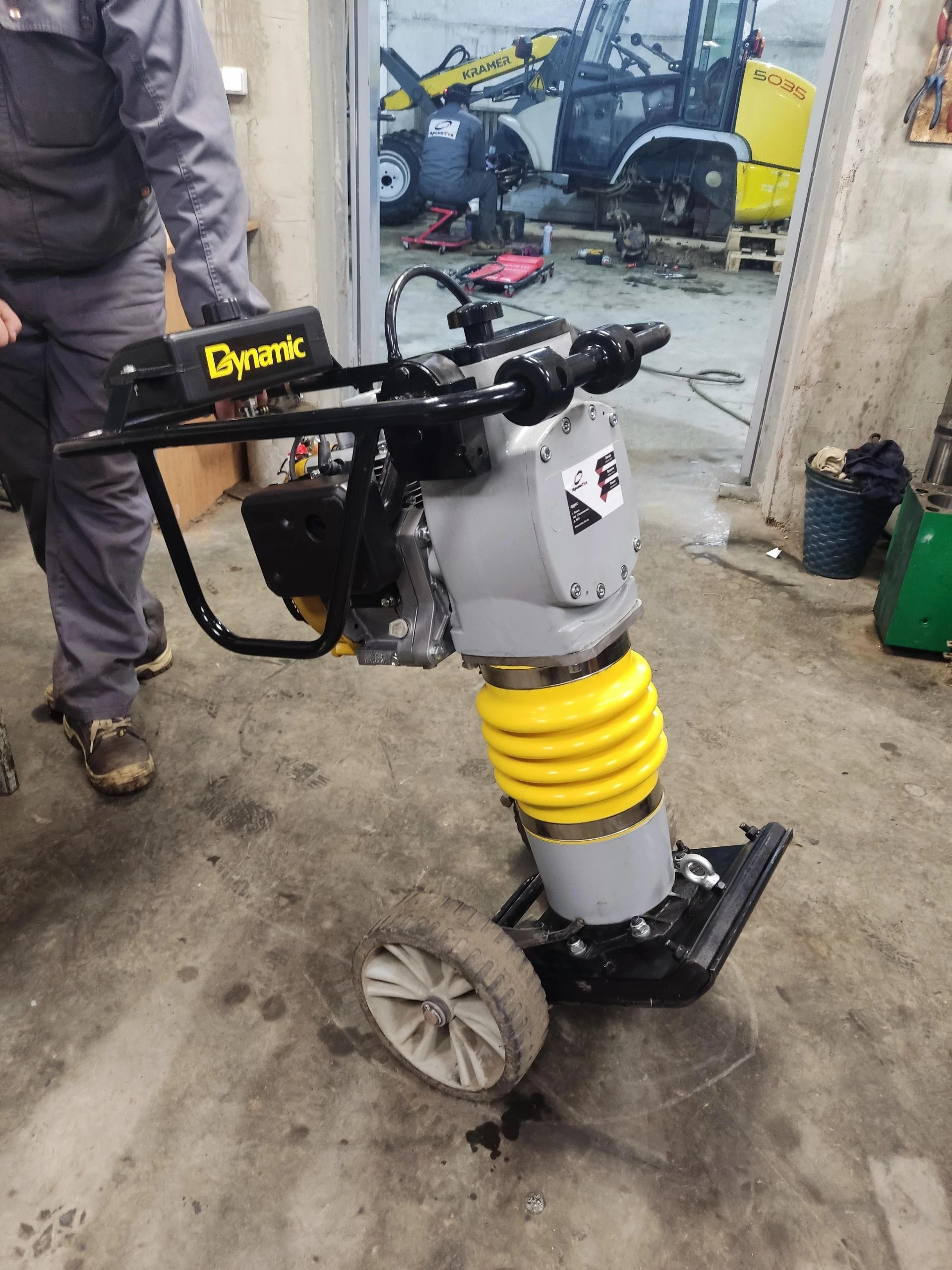 TRE-82 Gasoline Power Earth Sand Soil Impact Tamper Compactor