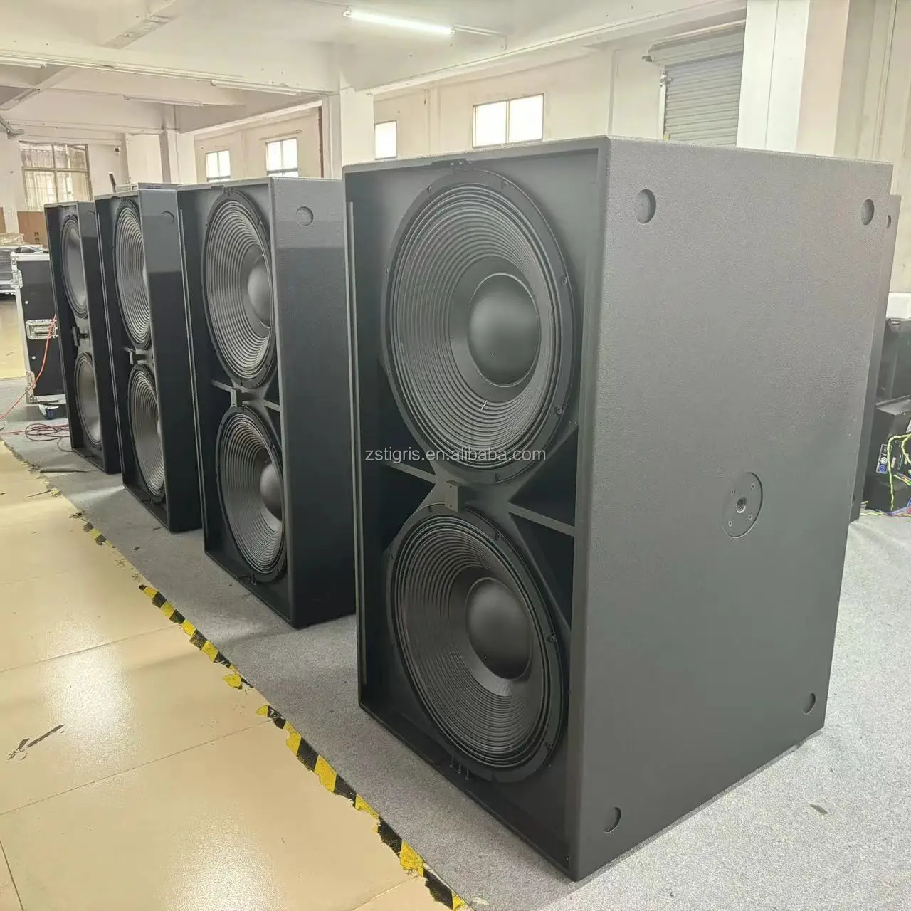 Dual 18 Inch Active Subwoofer with 3600W RMS Power for Professional ...