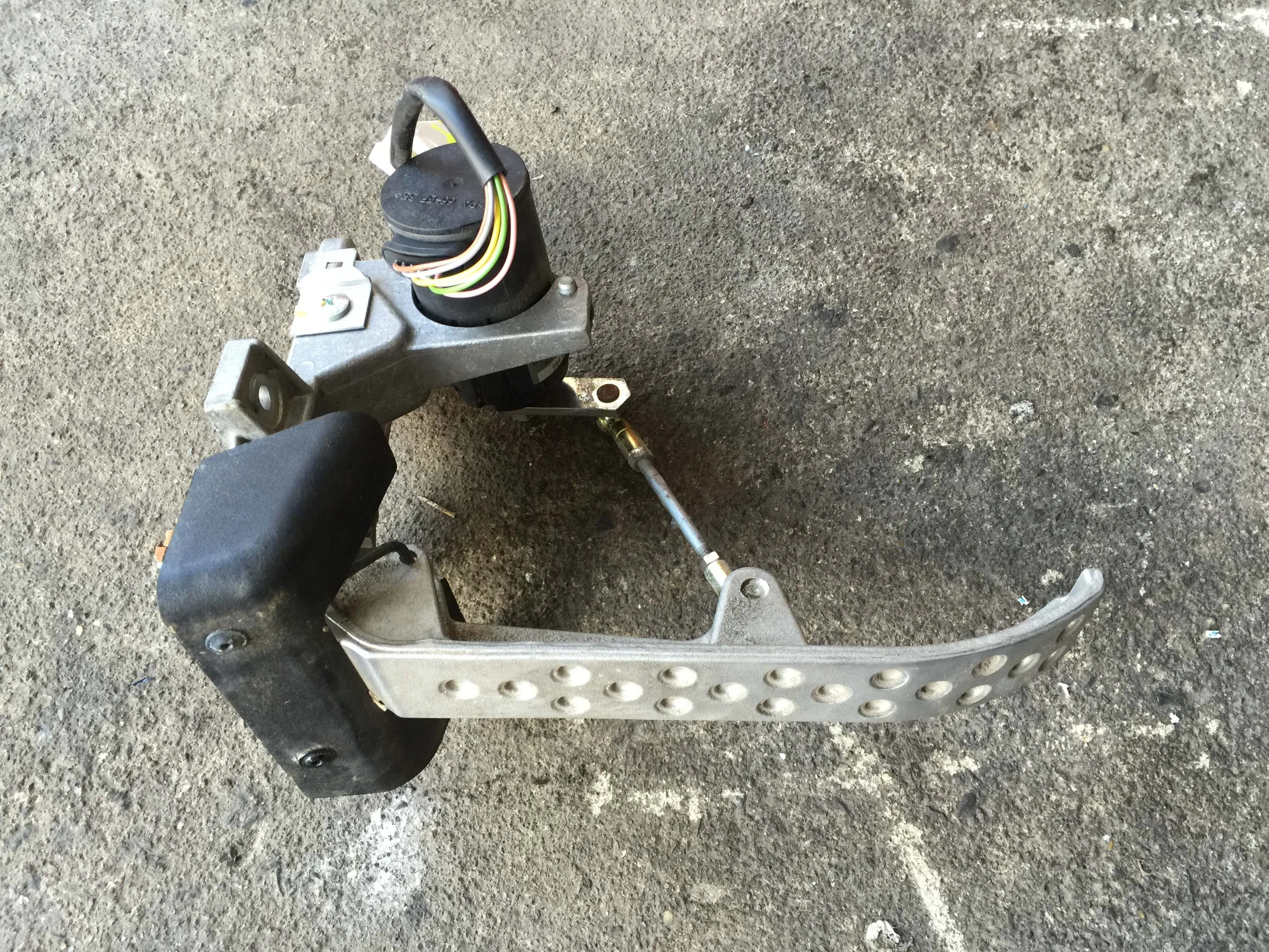 Genuine Throttle Gas Pedal With Potentiometer For Ferrari F430 Spider