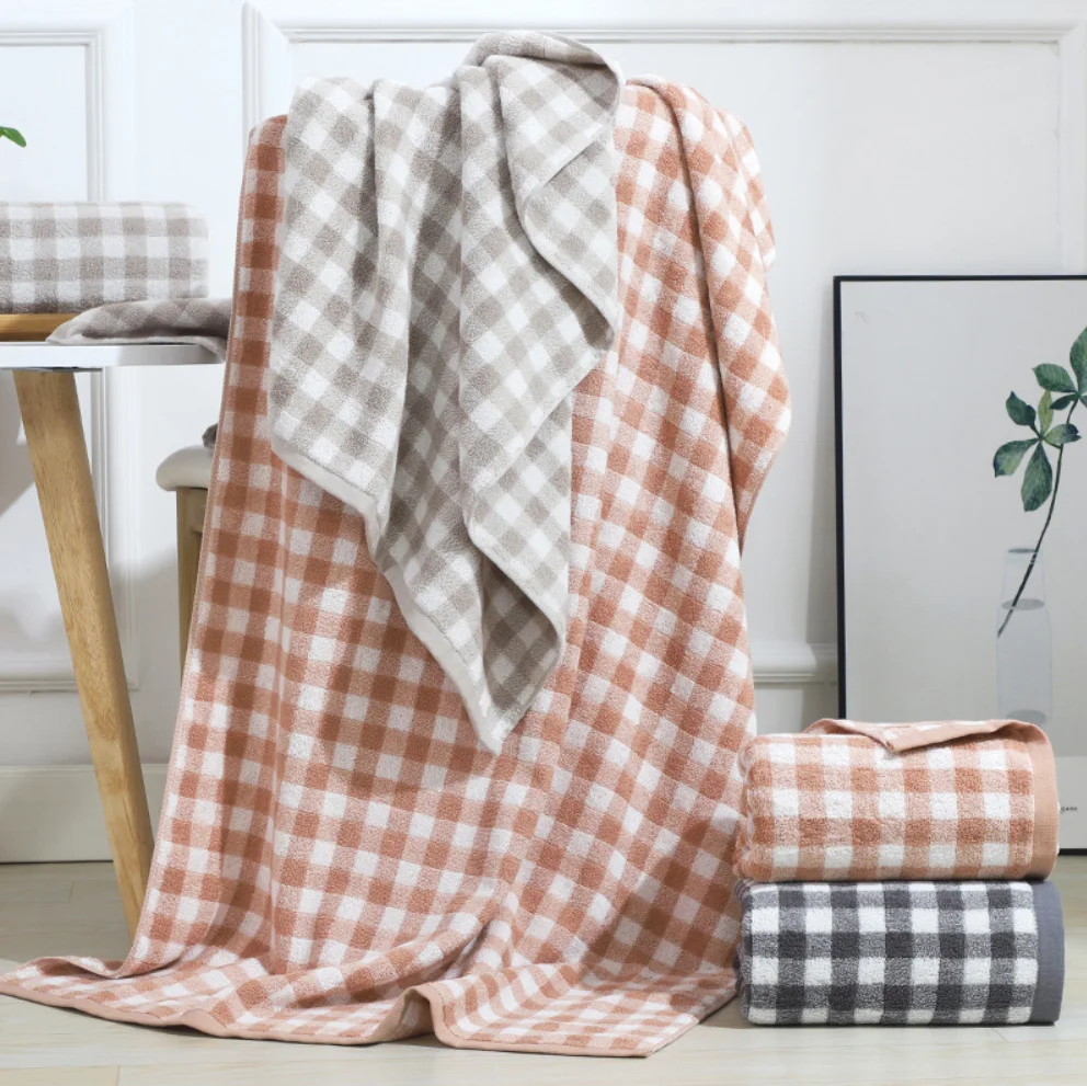 checkered bath towel