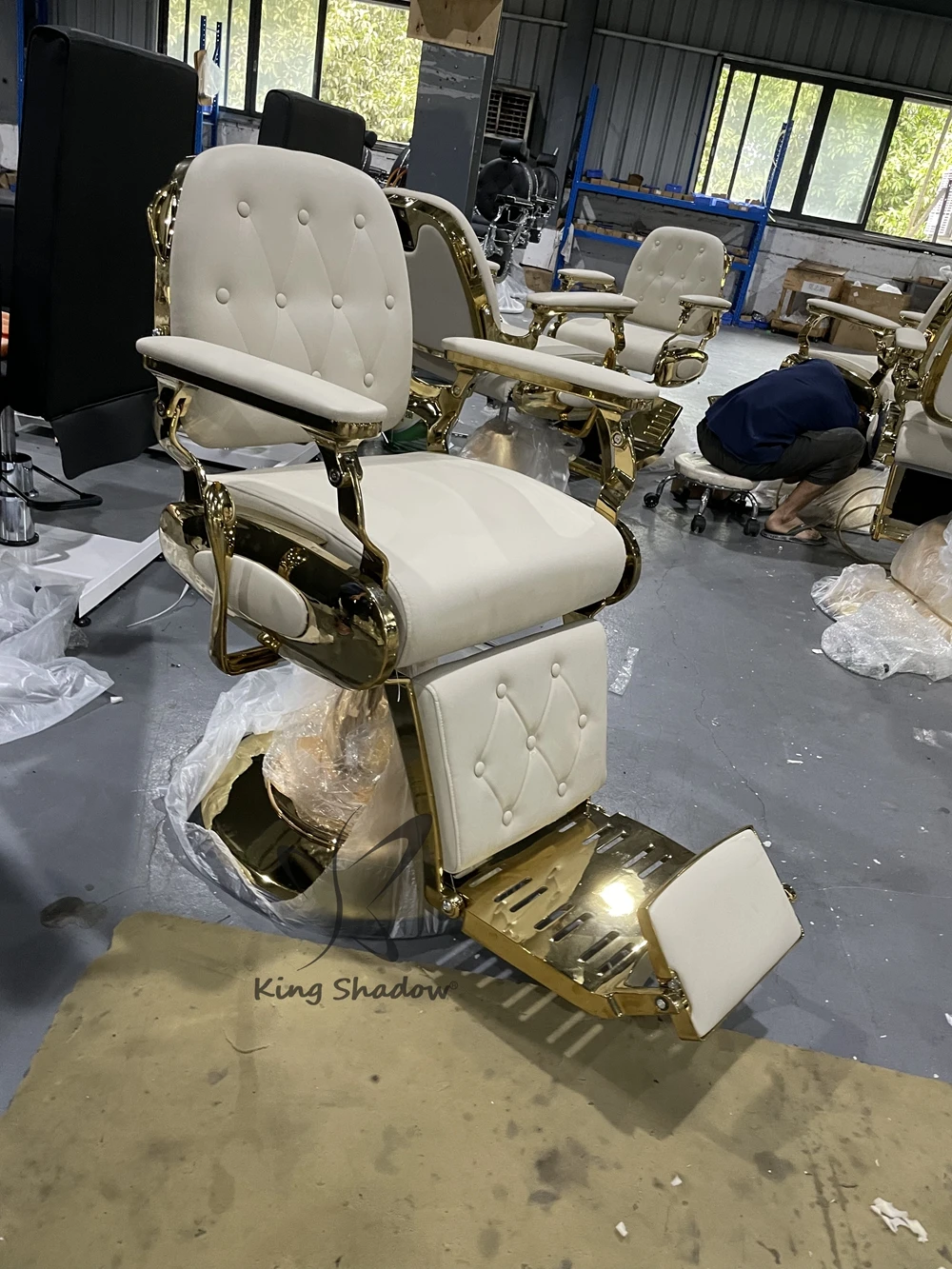 【サロン】 サロン美容家具高級メイクアップチェアゴールデン理髪チェアヘアサロン Buy Barber Chair Hair Salon