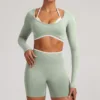 Verde Pistacho (Camisa manga larga y pantalón corto)