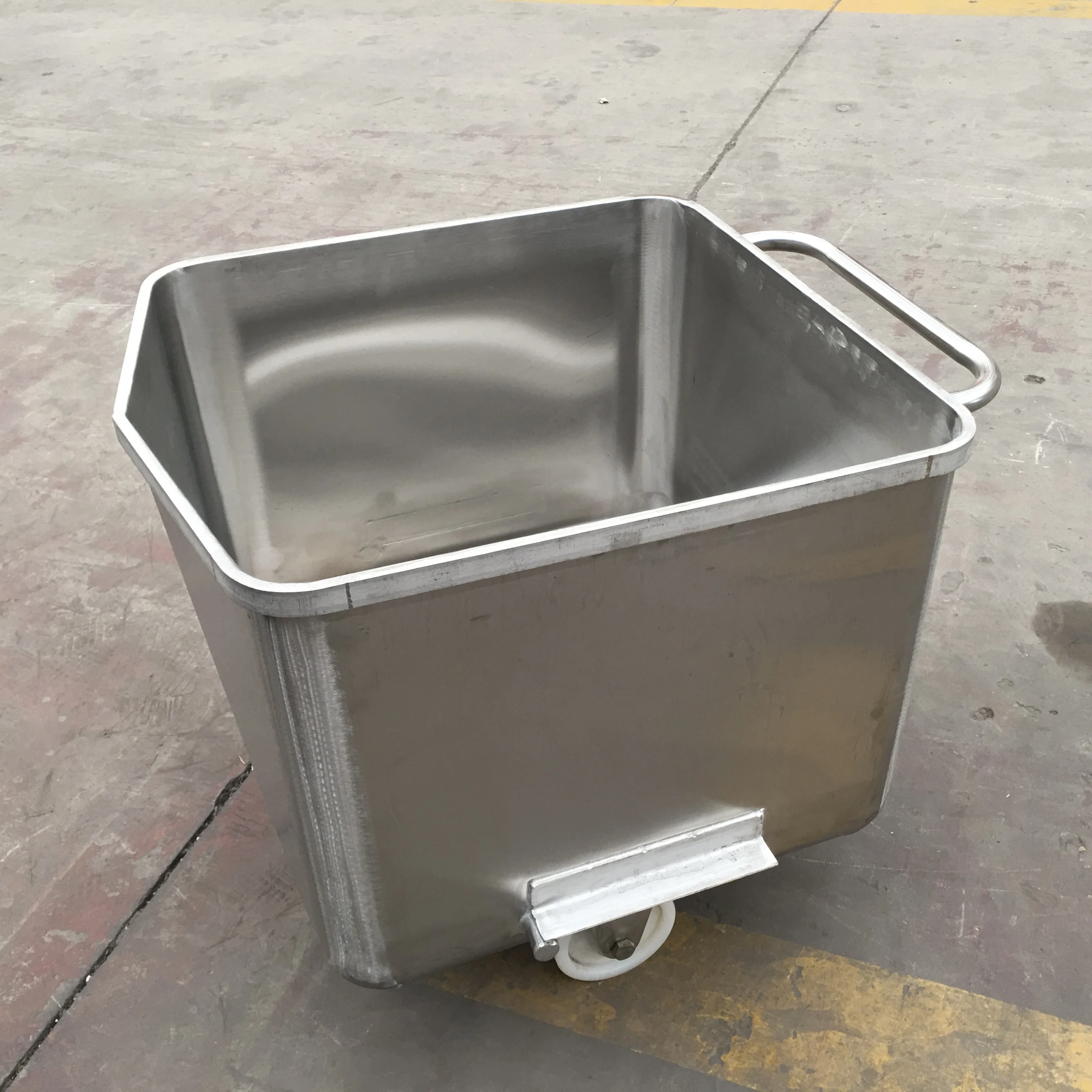 Smart deboning and cutting lines customized for beef, pork and lamb processing plants