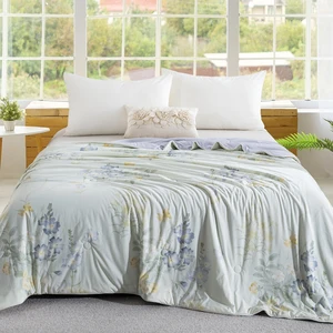 Luxury Breathable Soft Lightweight Silk Smooth Cooling Comforter Blanket Quilted Summer Quilt for Hot Sleepers